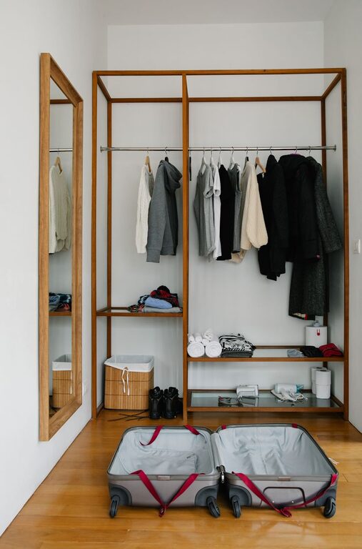 How to Store Seasonal Clothes Efficiently for Easy Access and Longevity